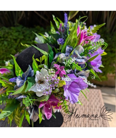 Couronne fleurie violette